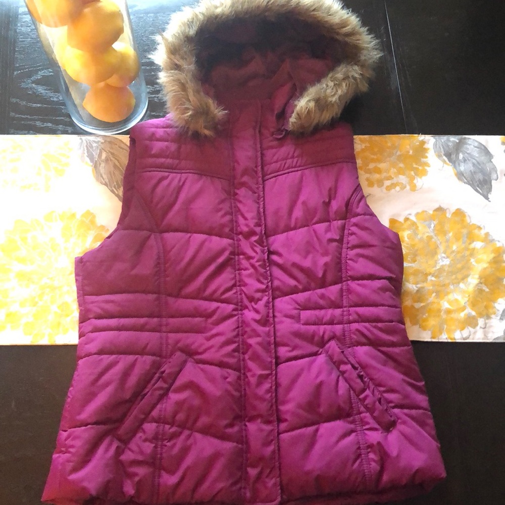 New York & Company Puffer Vest